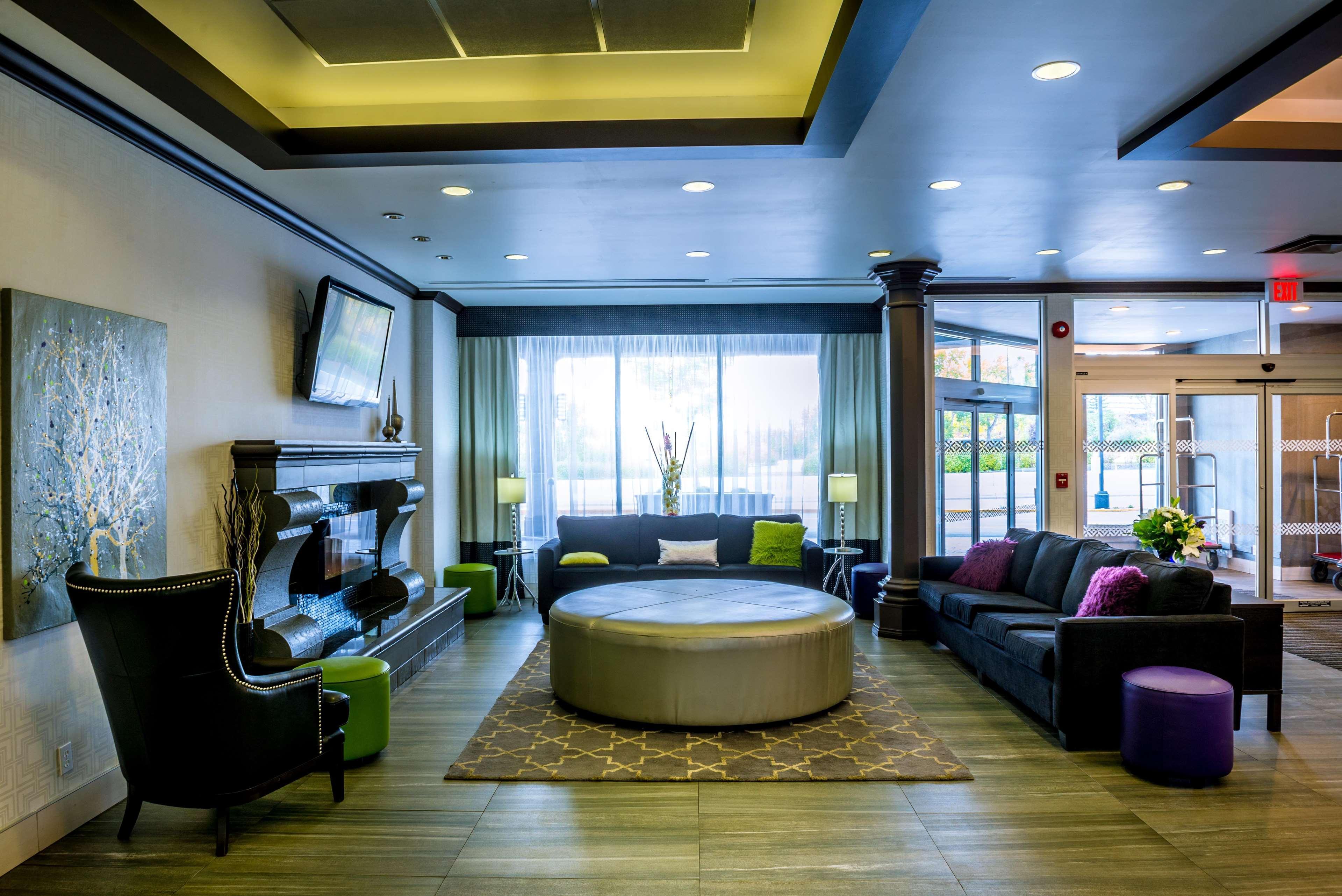 Best Western Plus Village Park Inn Calgary Extérieur photo