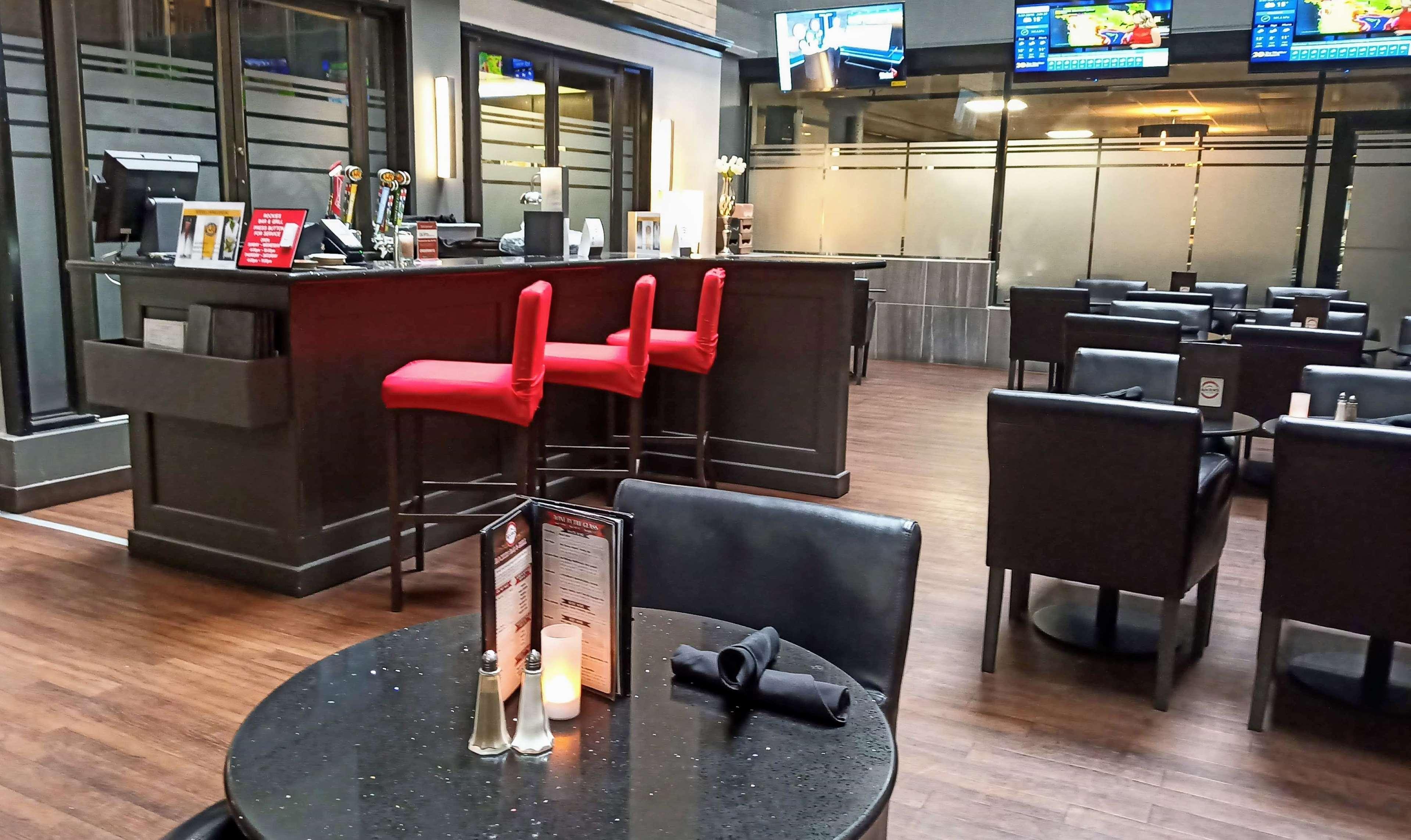 Best Western Plus Village Park Inn Calgary Extérieur photo