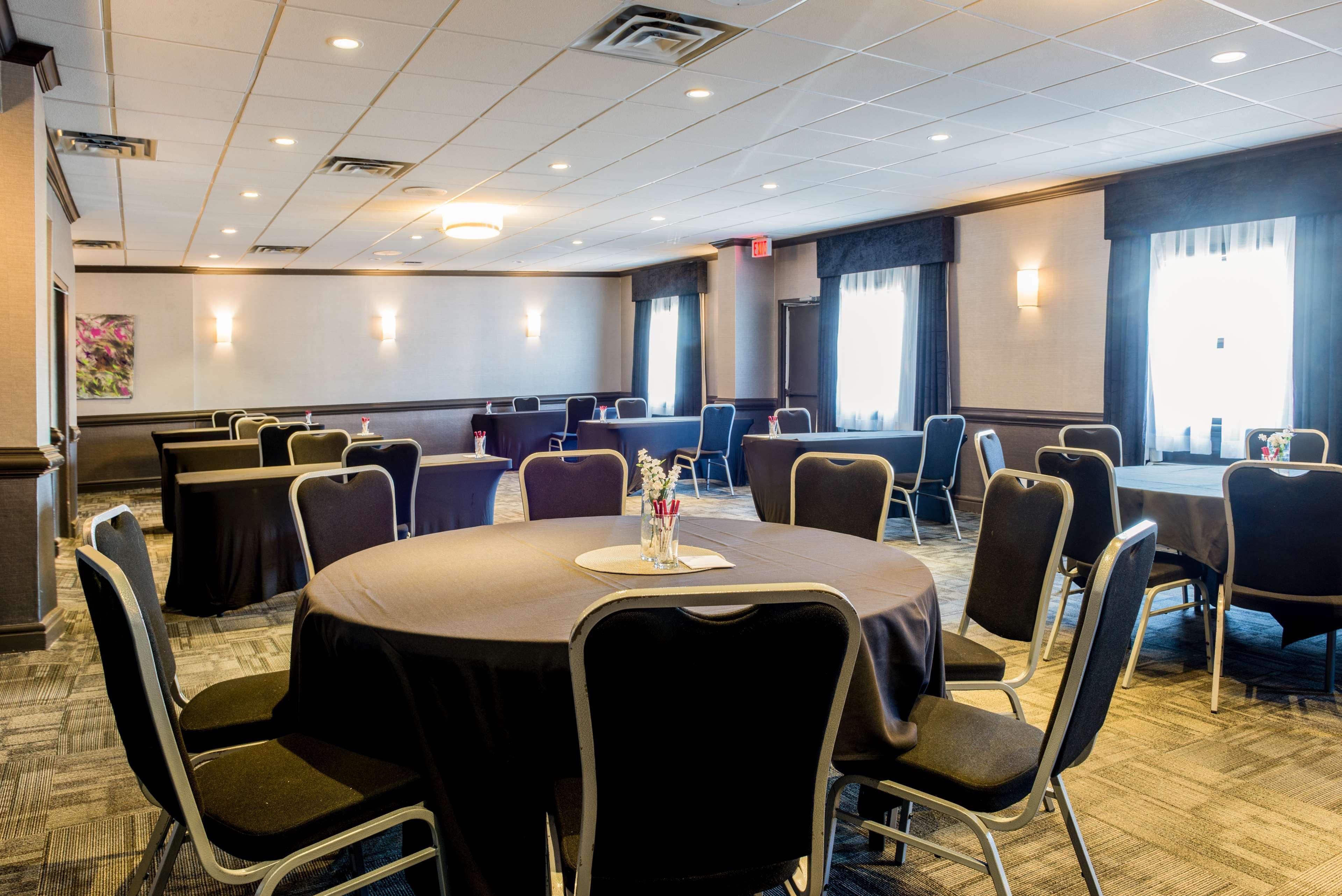 Best Western Plus Village Park Inn Calgary Extérieur photo