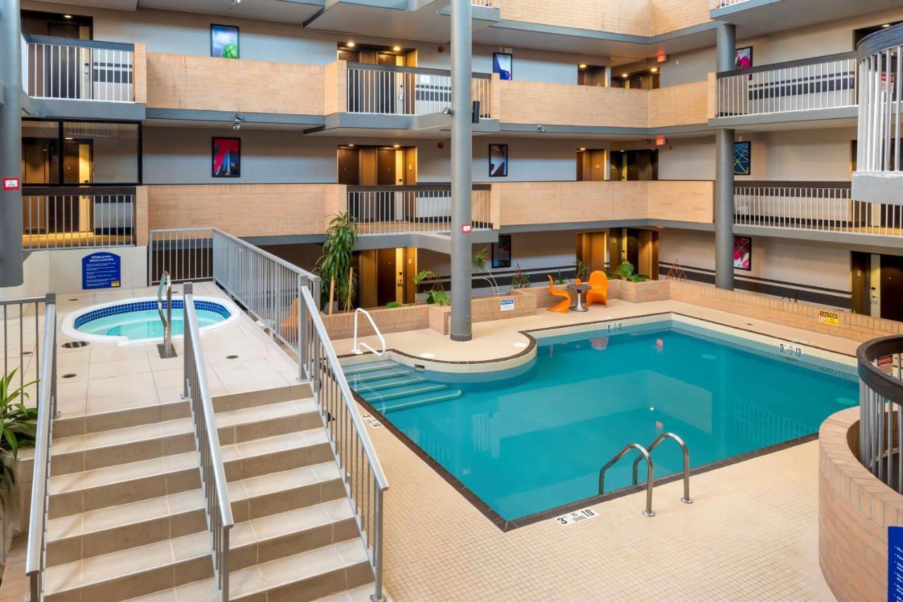 Best Western Plus Village Park Inn Calgary Extérieur photo