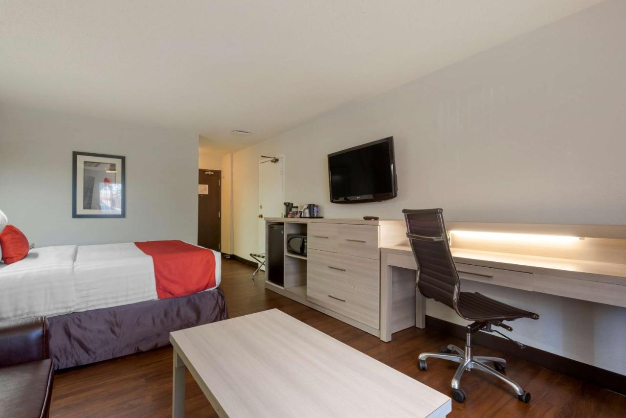 Best Western Plus Village Park Inn Calgary Extérieur photo