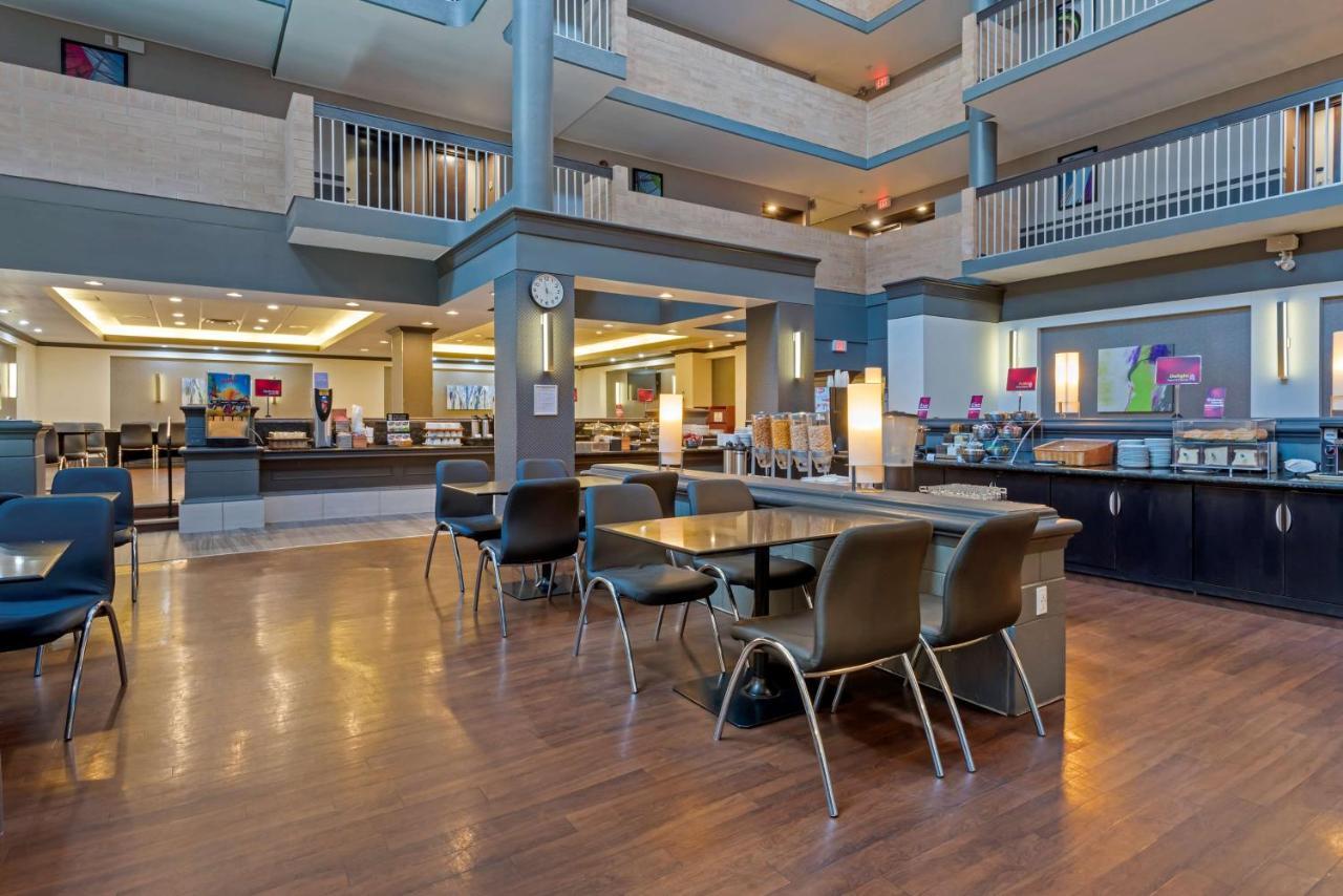 Best Western Plus Village Park Inn Calgary Extérieur photo