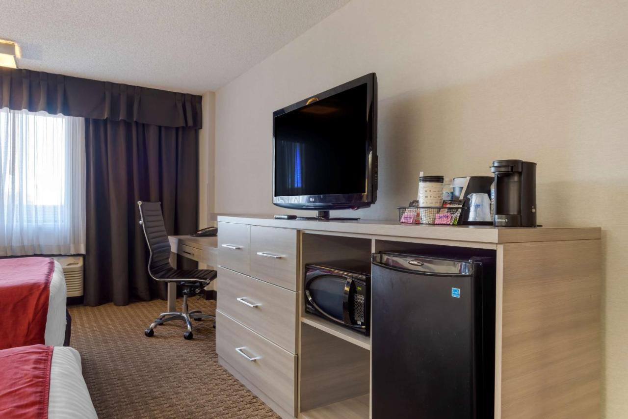 Best Western Plus Village Park Inn Calgary Extérieur photo