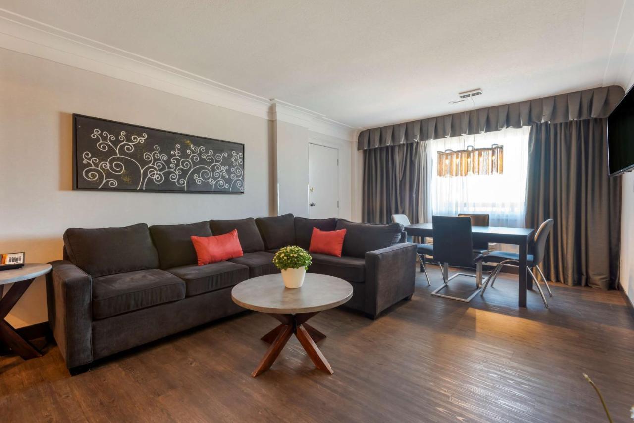 Best Western Plus Village Park Inn Calgary Extérieur photo